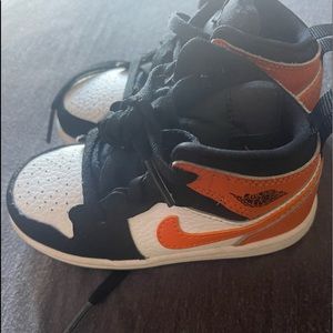 Air Jordan 1 mid- Toddler 7C